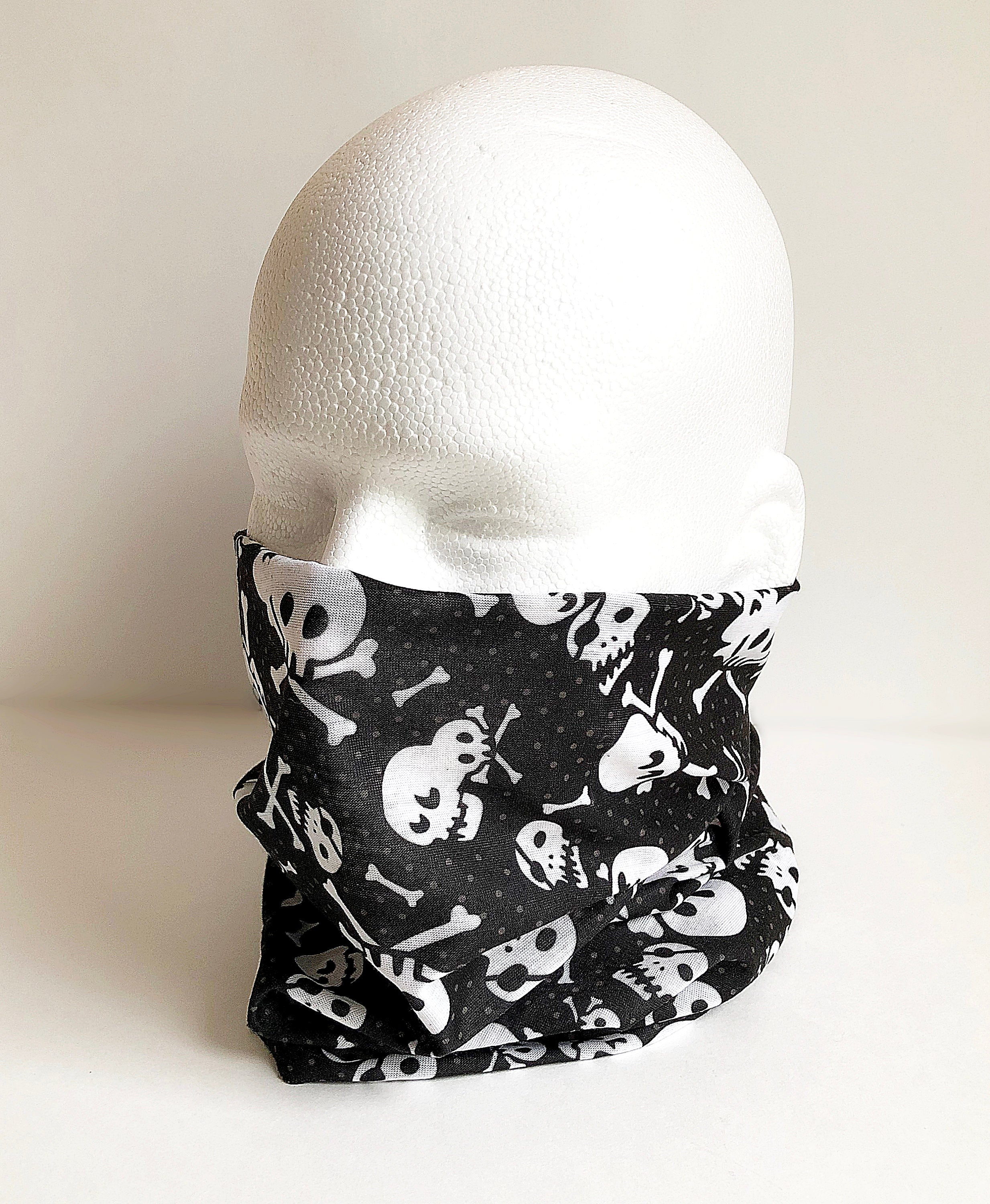 Funny Skulls Face Mask Scarf Multi Functional Seamless Protective Covering Elastic Neck Gaiter Bandana Breathable Balaclava Head Wear N112